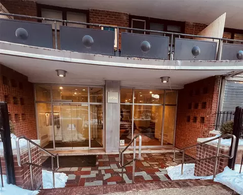 35-50 85th St #7C, Jackson Heights, NY 11372