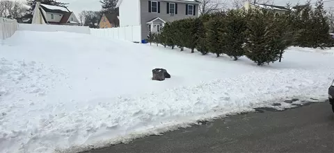 20 Chestnut St, Babylon, NY 11798