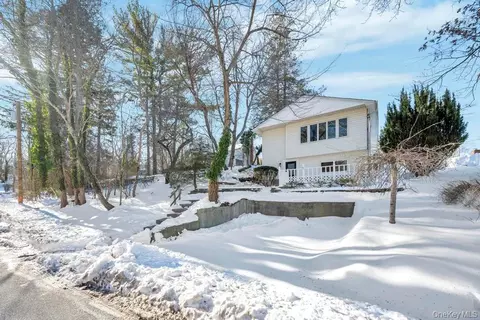 435 Echo Ave, Sound Beach, NY 11789