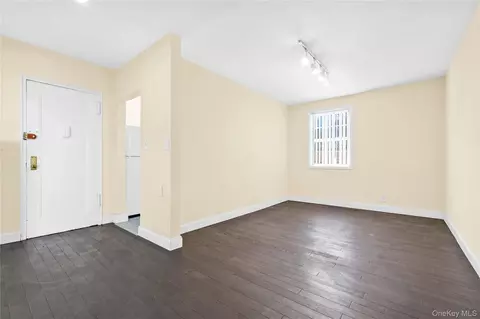 78-15 138th St #35E, Flushing, NY 11367