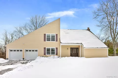 1325 Quarry Dr, Yorktown, NY 10547