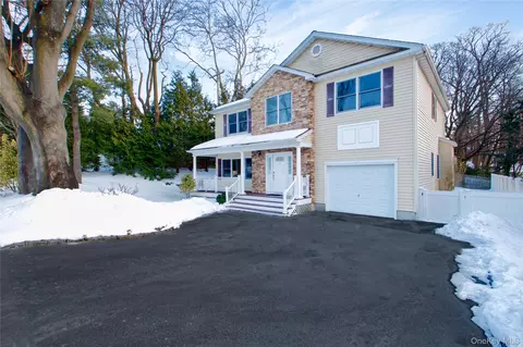 9 Revere Rd, North Hempstead, NY 11050
