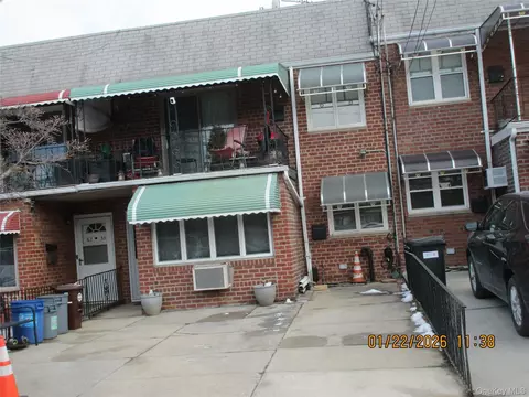 62-37 69th Pl, New York, NY 11379