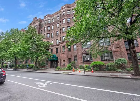 34-24 82nd St #1N, Jackson Heights, NY 11372
