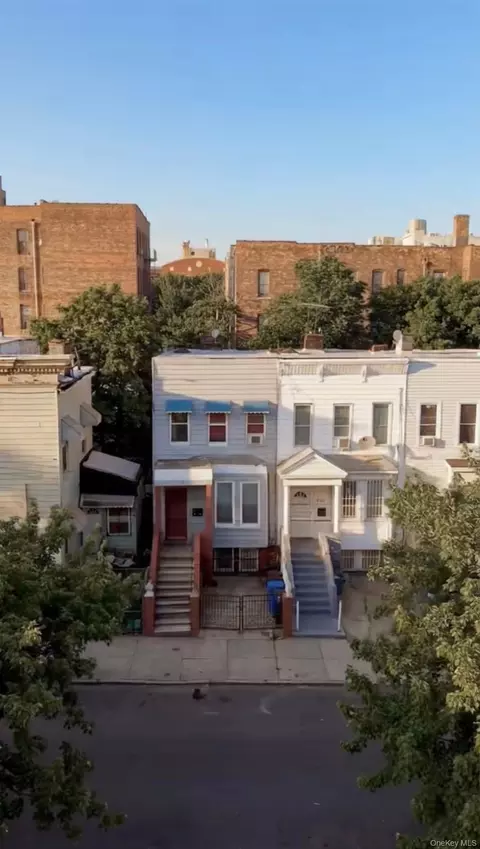 829 Jennings St, New York, NY 10459