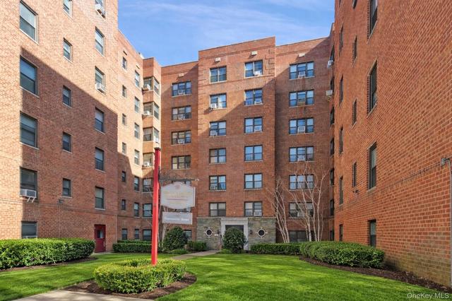 2 Fisher Dr #603, Mount Vernon, NY 10552