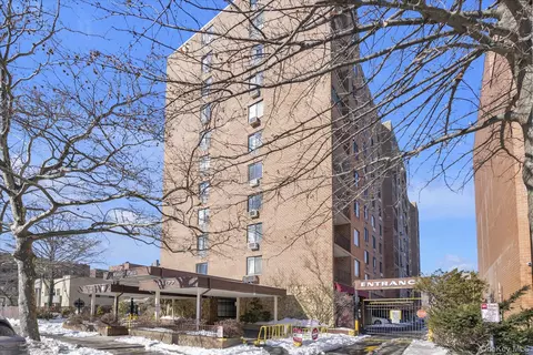14477 Roosevelt Ave #5C, New York, NY 11354