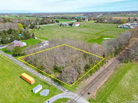 County Rd 48, Southold, NY 11935