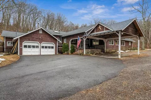 584 Milltown Rd, Southeast, NY 10509