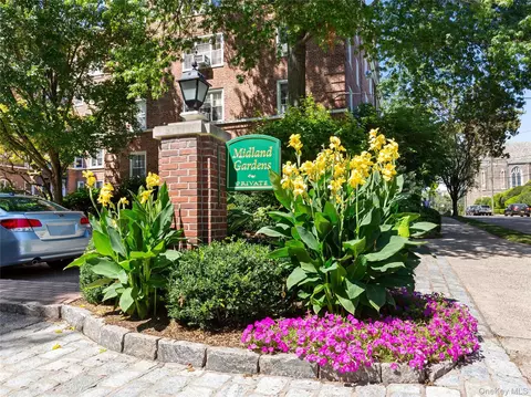 5 Midland Gdns #2K, Bronxville, NY 10708
