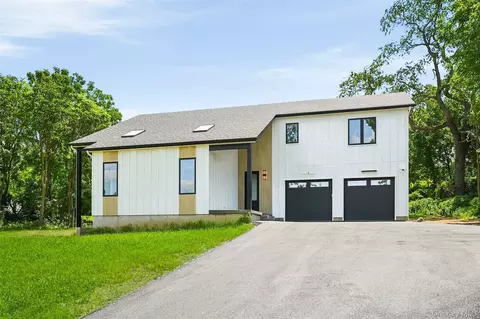 3 Warwick Isle Blvd, Pine Island, NY 10969