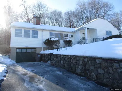 35 Midland Ave, Central Valley, NY 10917