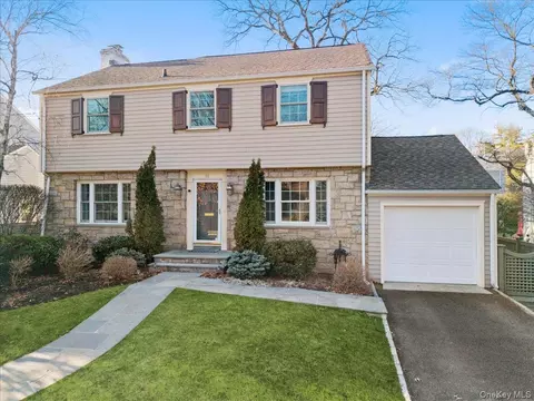 14 Maple Hill Dr, Larchmont, NY 10538