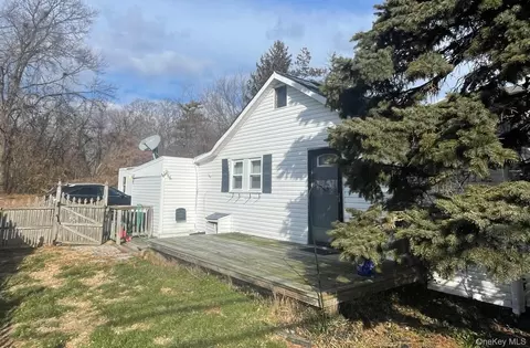 359 Park Ave, Babylon, NY 11702