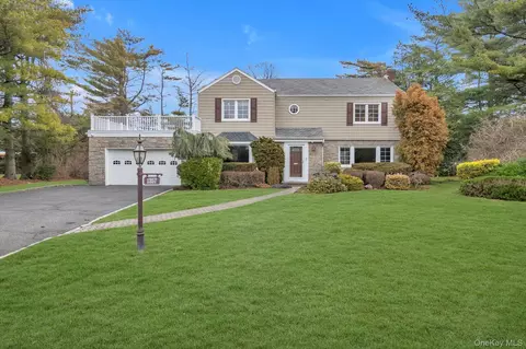 1357 Boxwood Dr E, Hewlett, NY 11557