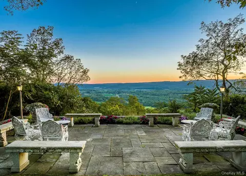 108 Westerly Ridge Dr, Amenia, NY 12501