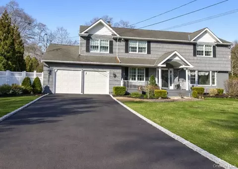 52 Matinecock Ave, East Islip, NY 11730