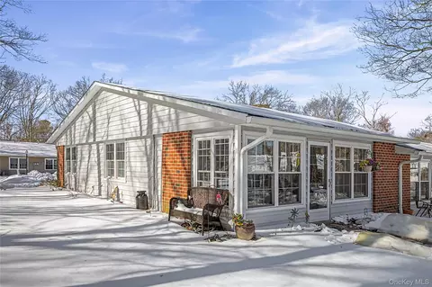 230 Blackpool Ct #A, Ridge, NY 11961