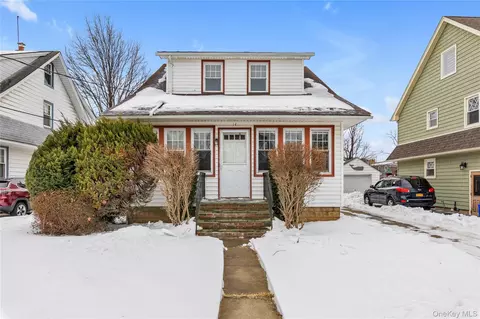 14 Denton Ct, Rockville Centre, NY 11570