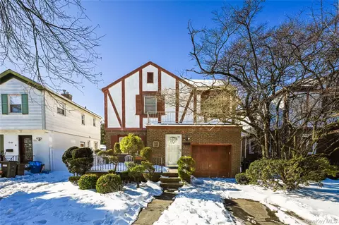 7358 189th St, Fresh Meadows, NY 11366