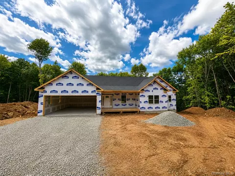 213 Tuckers Corners Rd, Highland, NY 12528