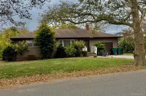 166 Pulaski St, Southampton, NY 11968