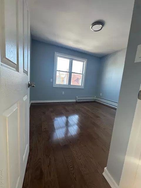 14-29 Pearl St, Far Rockaway, NY 11691