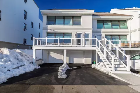 523 W Broadway #A, Long Beach, NY 11561