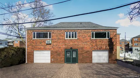 3223 Lucerne St, New York, NY 10465