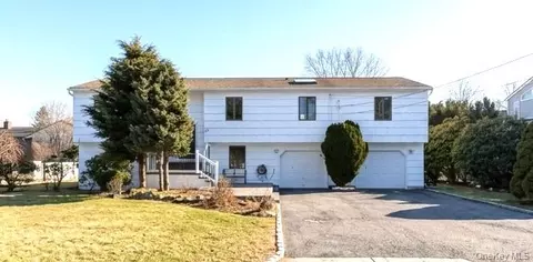 342 Everard St, Dix Hills, NY 11746