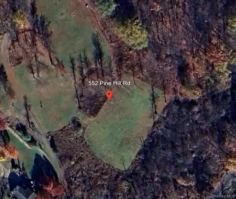 552 Pine Hill Rd, Chester Town, NY 10918