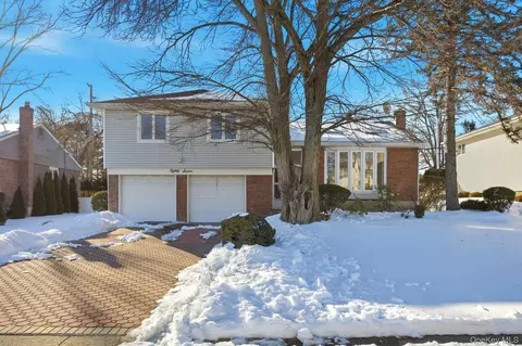 87 Executive Dr, North Hempstead, NY 11040