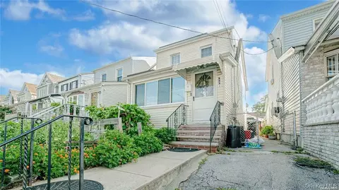 90-32 207th St, New York, NY 11428