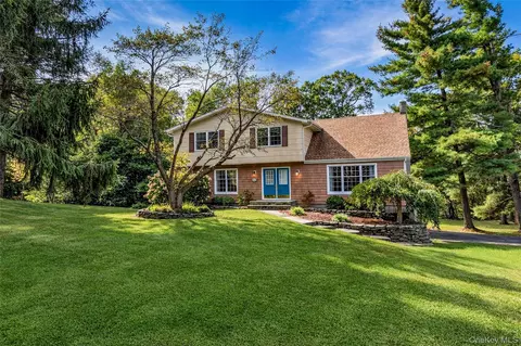 5 Elena Rd, Hamptonburgh, NY 10916