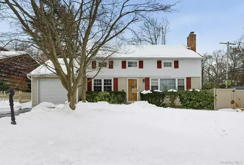 2 Forester Ct, Northport, NY 11768