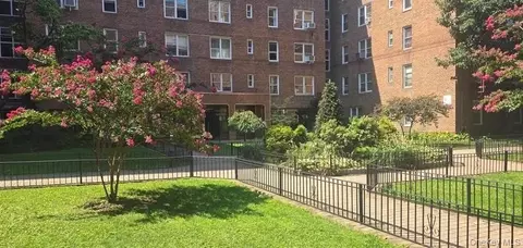 105-25 65th Ave #5H, Forest Hills, NY 11375