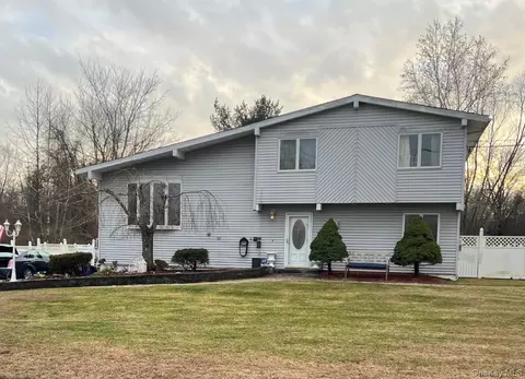 7 Cherrywood Dr, Goshen, NY 10924