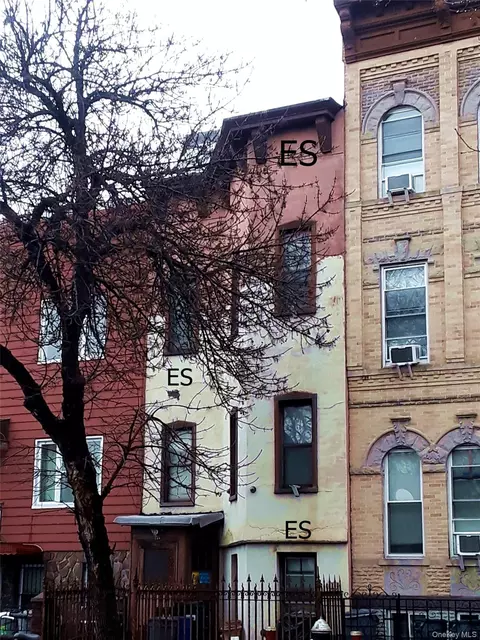 129 Engert Ave, New York, NY 11222