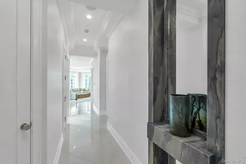 3000 Royal Ct #3306 PH, North Hempstead, NY 11040