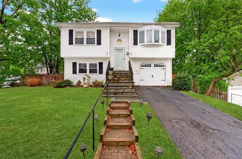4 Pine View Rd, Beacon, NY 12508