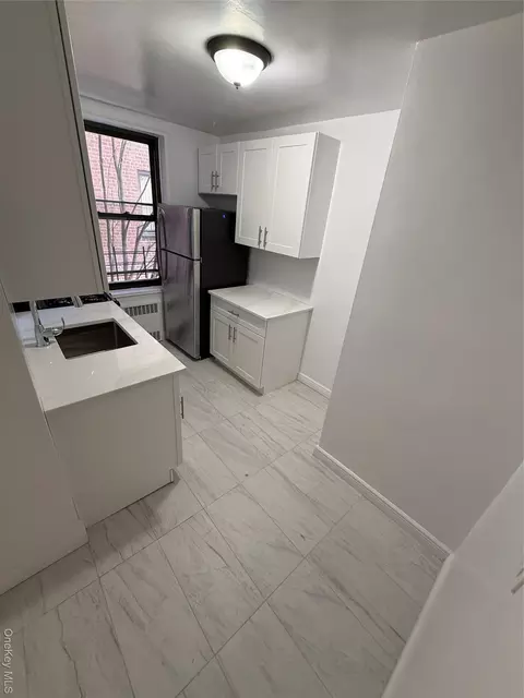 83-40 Austin St #3U, New York, NY 11415