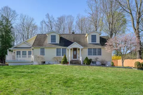 12 Leeside Rd, Carmel, NY 10512