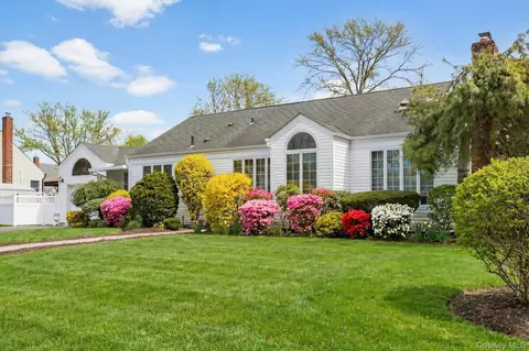 1461 Briard St, Wantagh, NY 11793