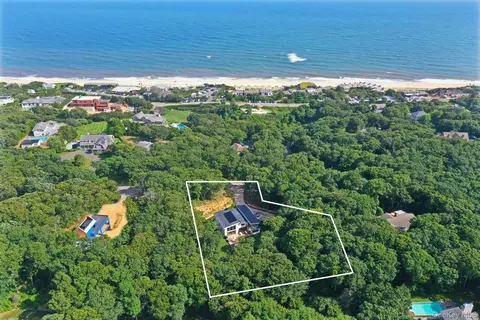 19 Elm Ln, Montauk, NY 11954