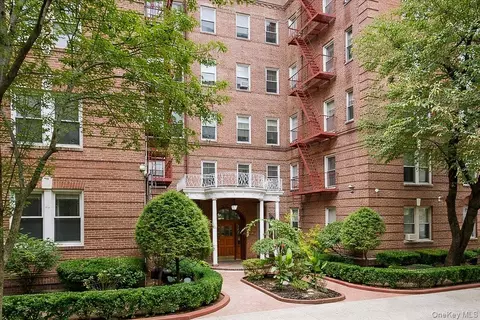111-39 76th Rd #A7, New York, NY 11375