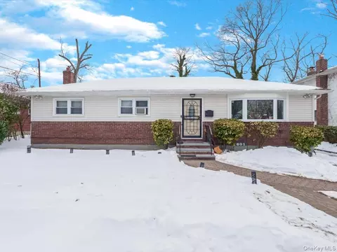 601 Chautauqua Ave, West Hempstead, NY 11552