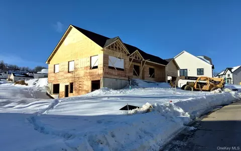 39 Southfield Fls, Monroe, NY 10950