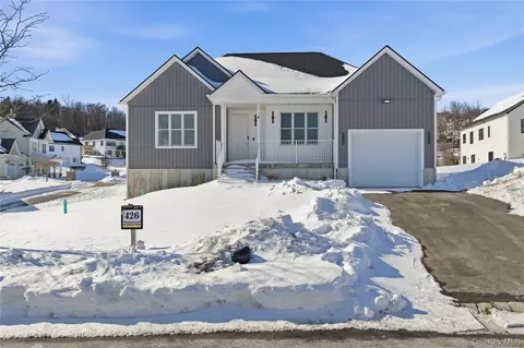 4 Stillman Wye, Monroe, NY 10950