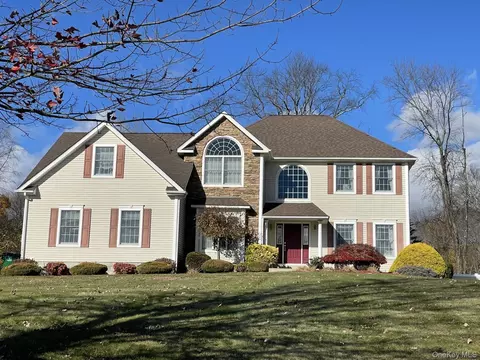44 Harrisons Trl, East Fishkill, NY 12533