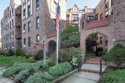 12 Hempstead Ave #1K, Rockville Centre, NY 11570